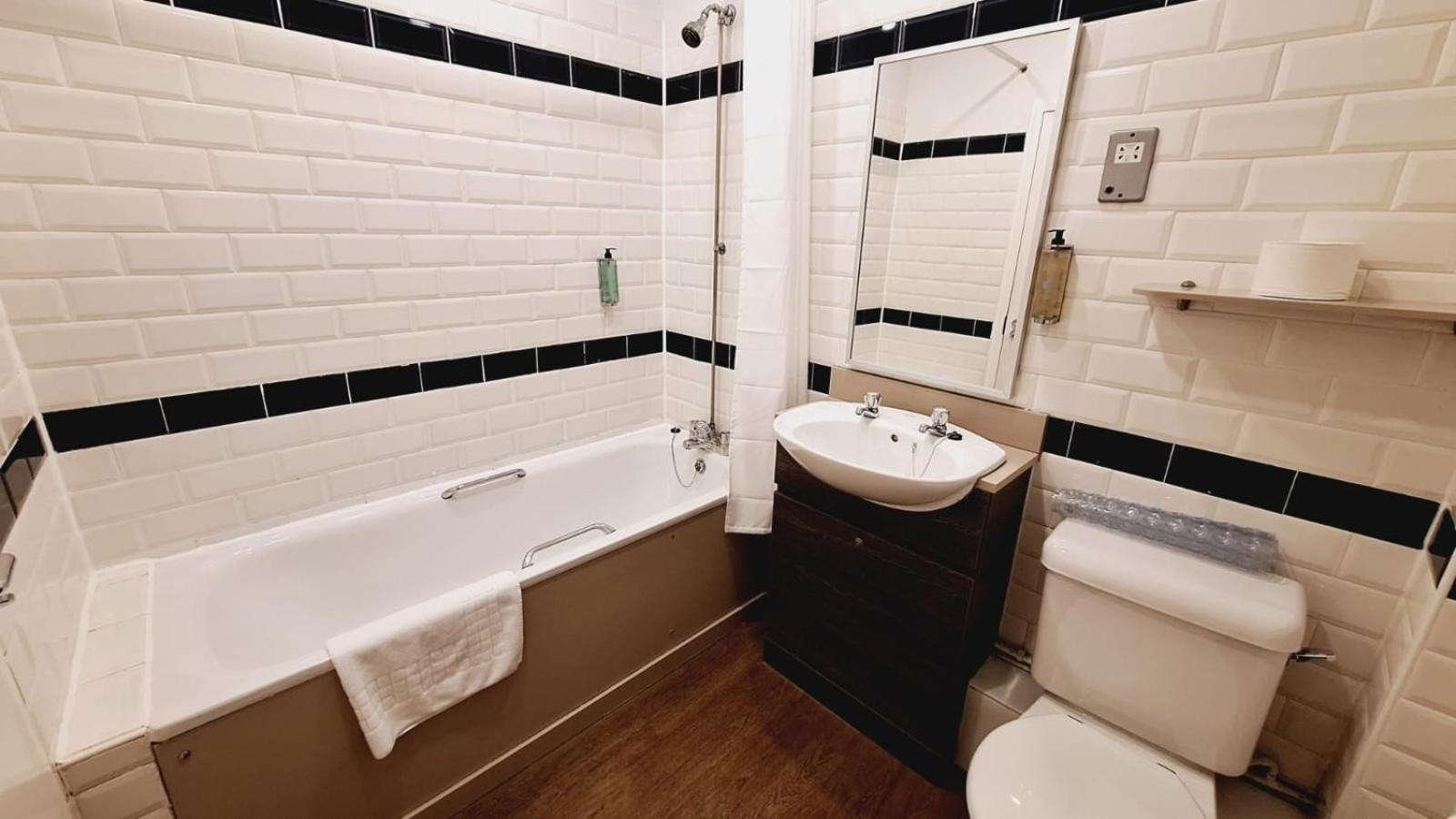 Hotel The Brocket Arms Wetherspoon Wigan Exteriér fotografie